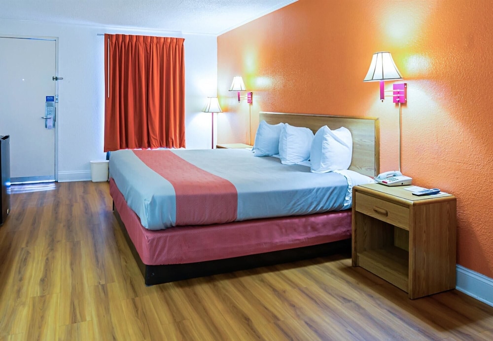 Motel6 Perry, GA 30/39
