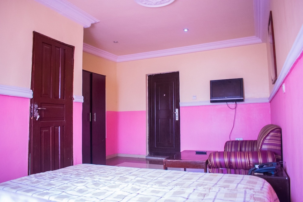 Maria Suites 34/41