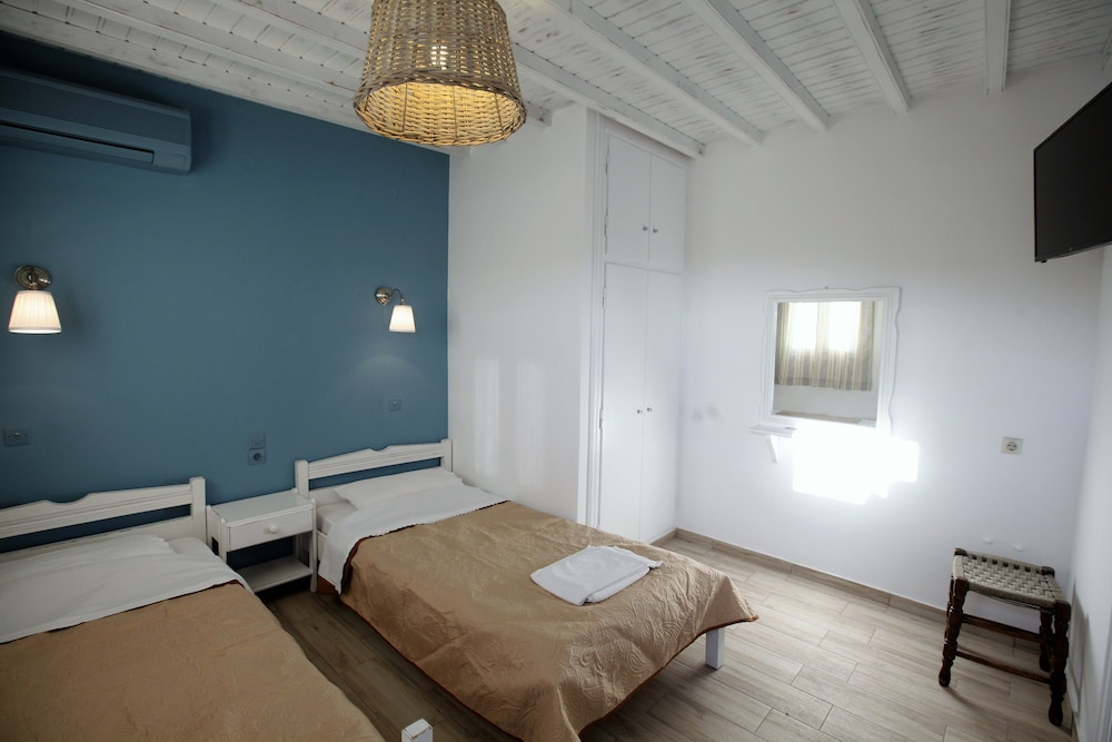 Nikos Rooms 19/50