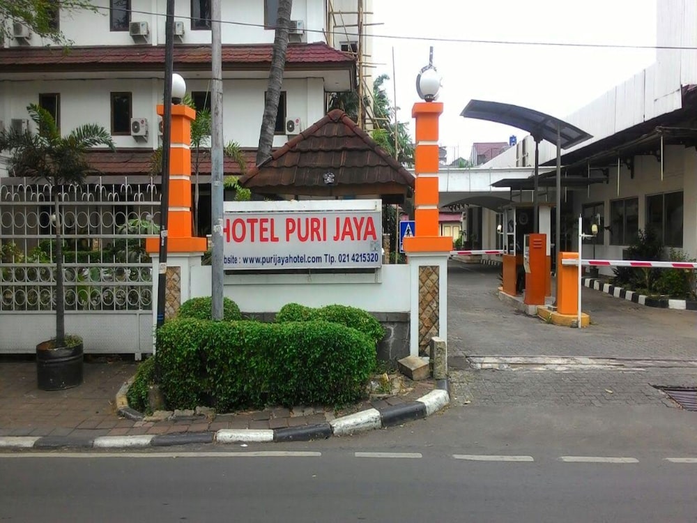 Puri Jaya Hotel (ex NIDA Rooms Cempaka Senen Market) 7/41
