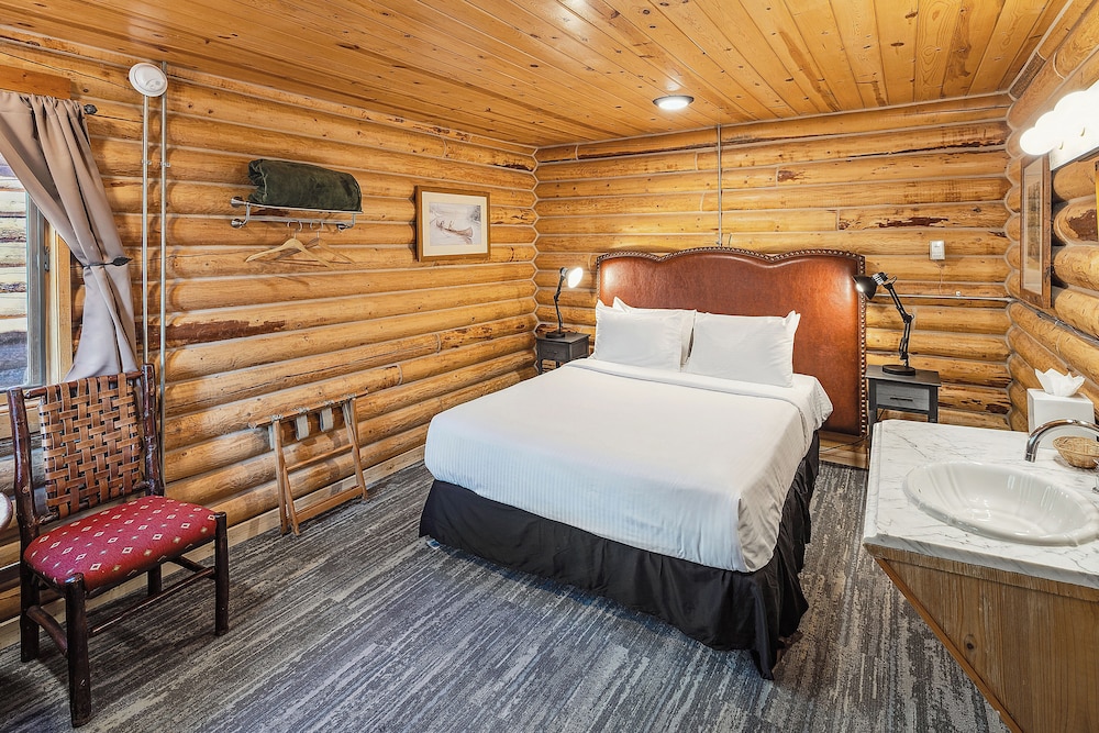 Denali Crow s Nest Cabins 11/48
