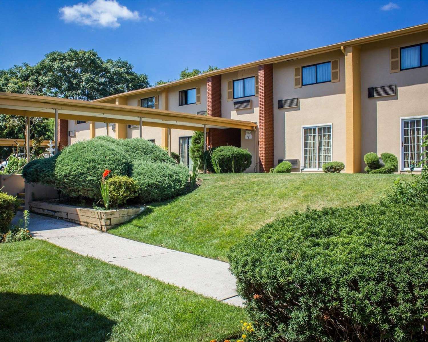 Rodeway Inn Huntington Station - Melville 38/40
