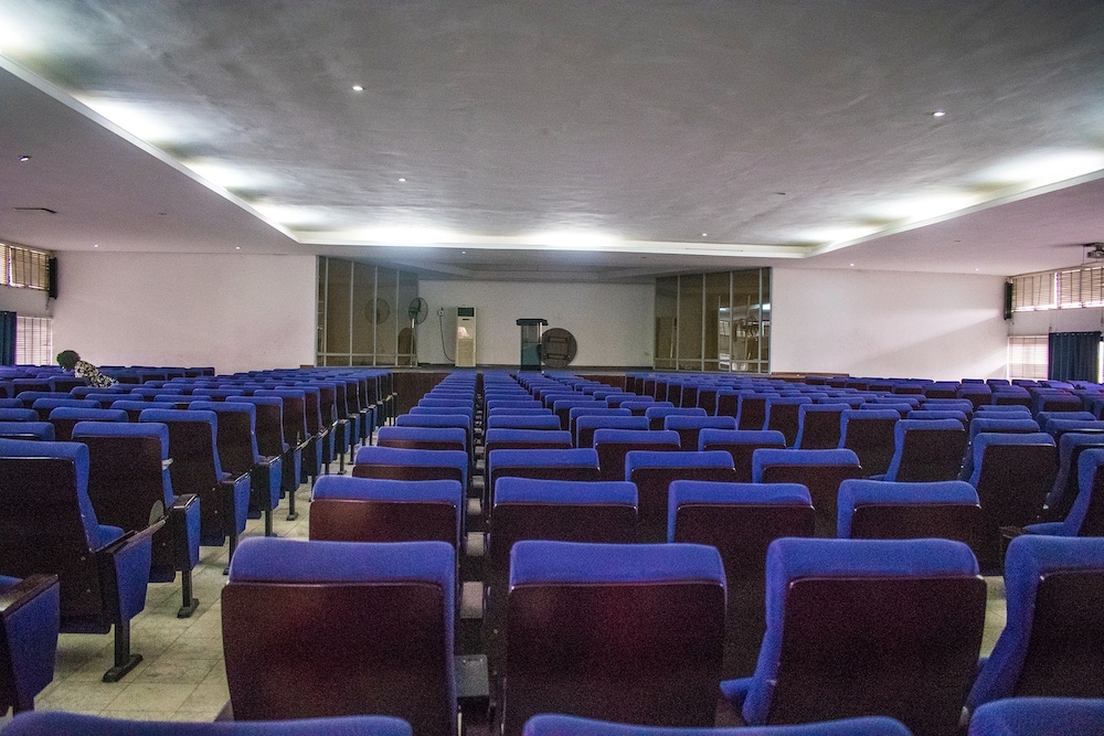 Dbi Guest House 38/50