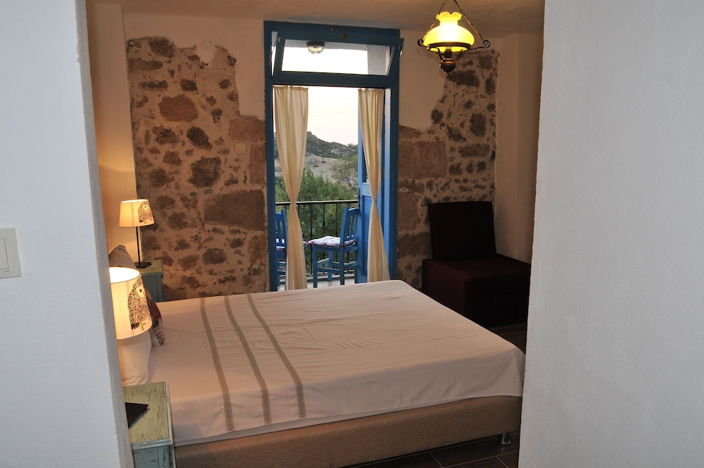 ROOM, DOUBLE BED, BALCONY