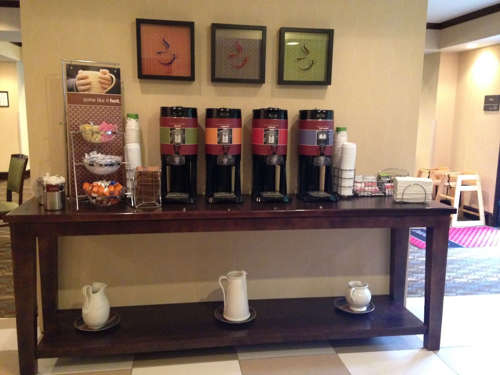 Hampton Inn Sanford 24/32