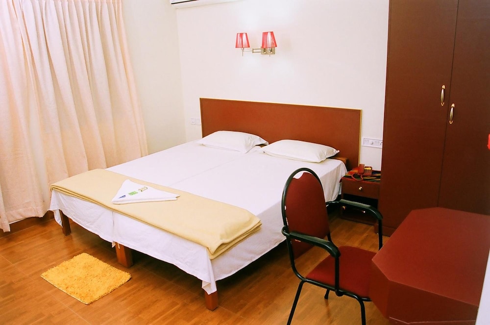 Hotel Srinivas 17/65