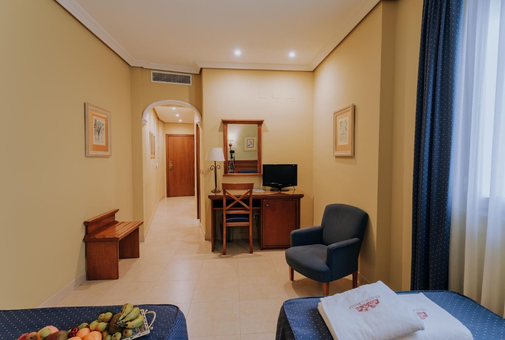 Hotel Manolo Mayo 10/40