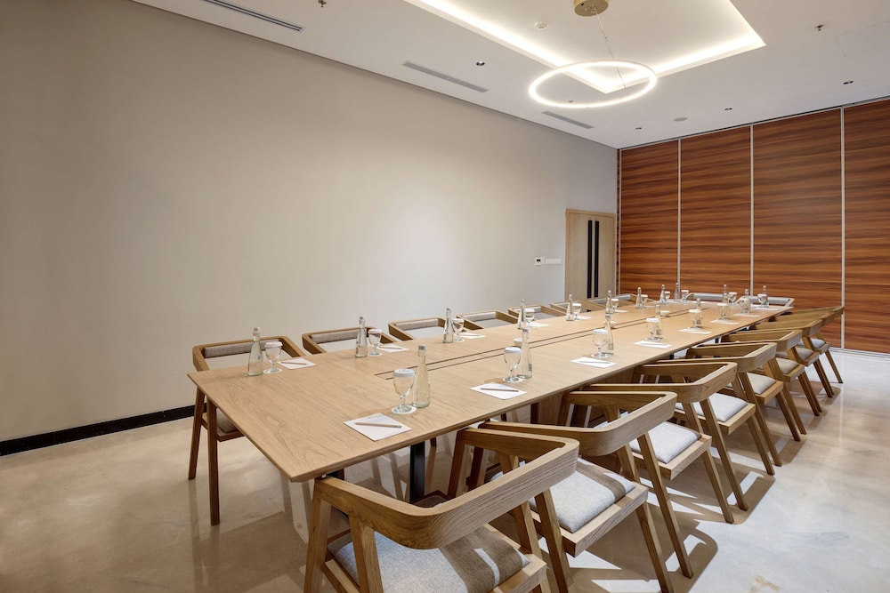 Golden Tulip Pontianak 55/64