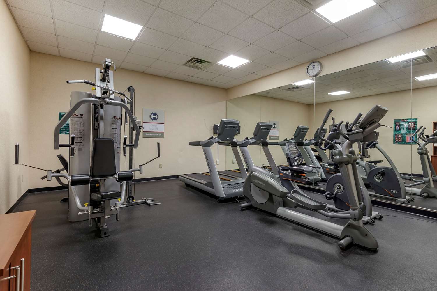 Clarion Suites At The Alliant Energy Center 20/27