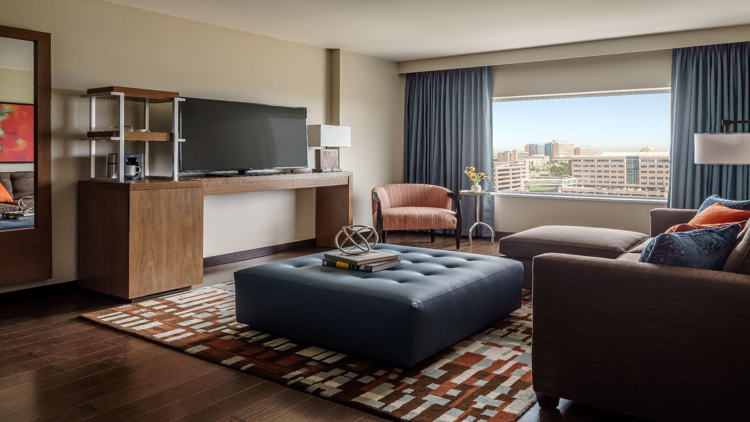 Regency, Executive, Suite