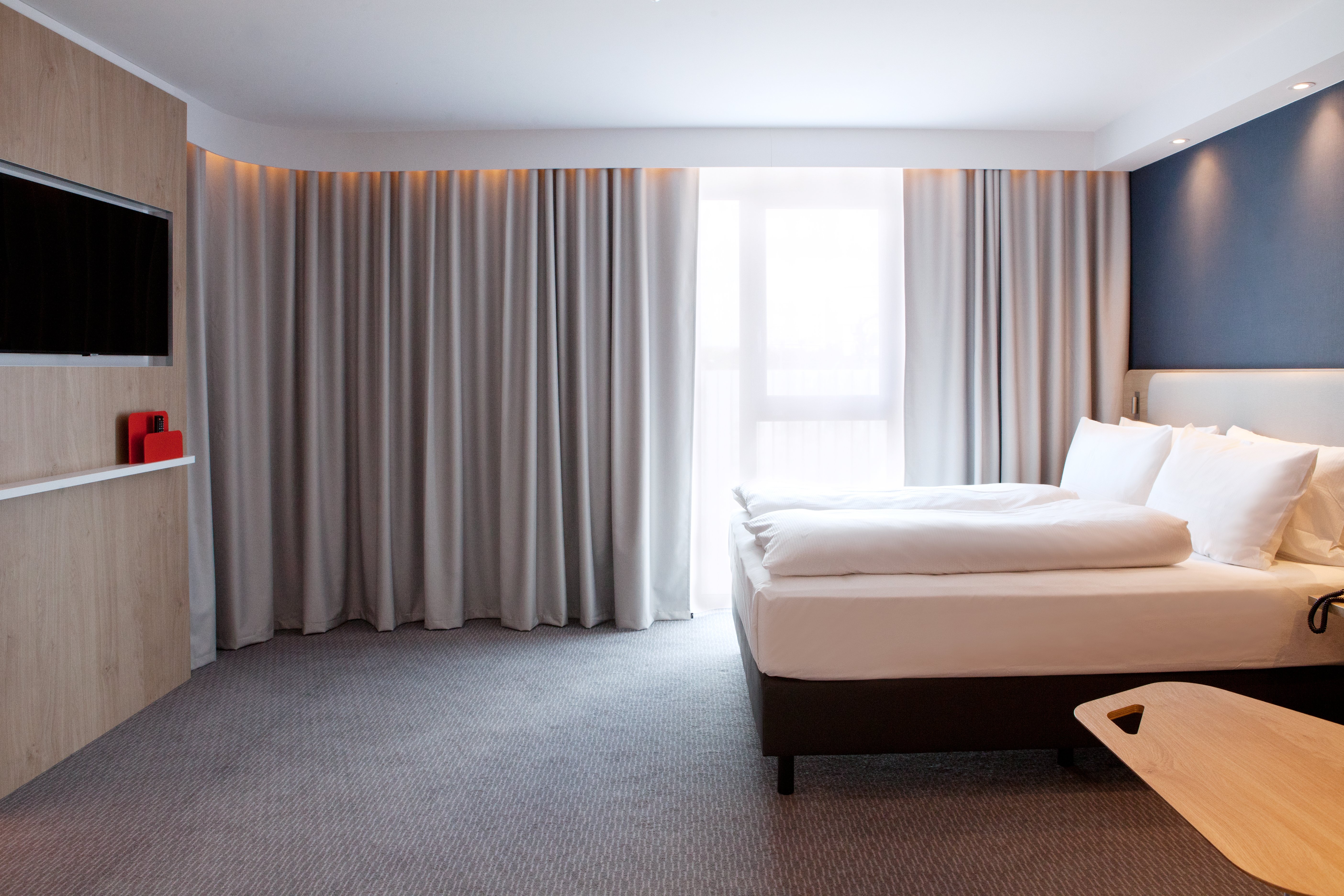 Xtra Space, Standard, Queen Bed