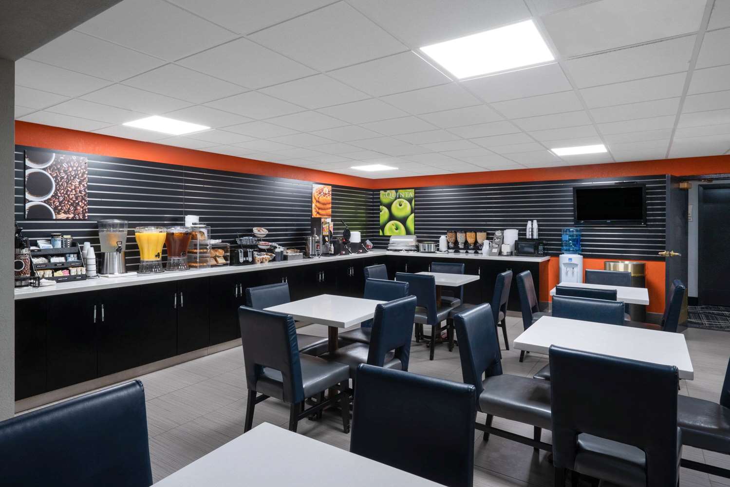 restaurant cafeteria
