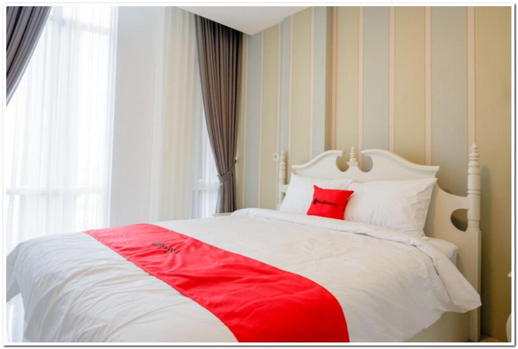 RedDoorz Plus @ Madukoro Raya Semarang 20/51