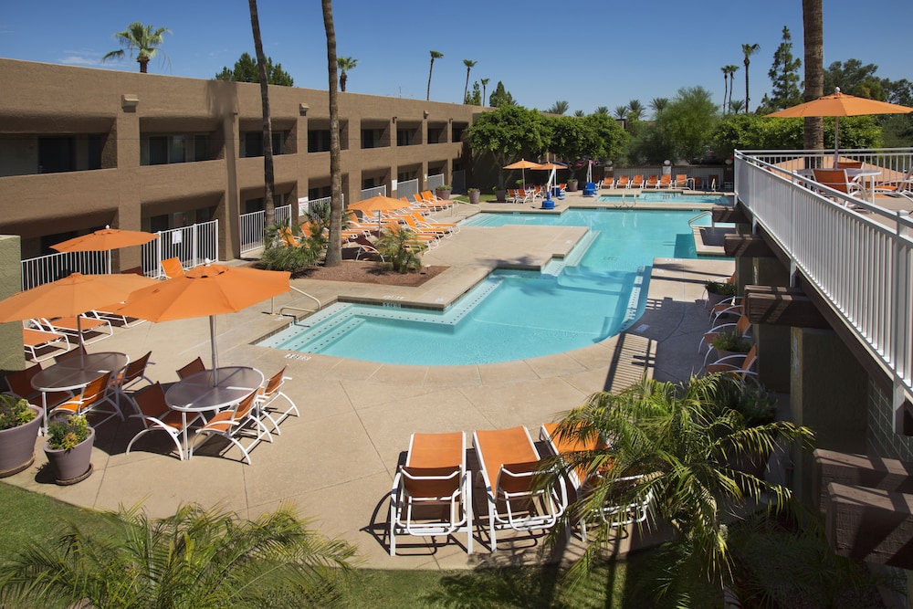 Scottsdale Parkview Resort 64/68