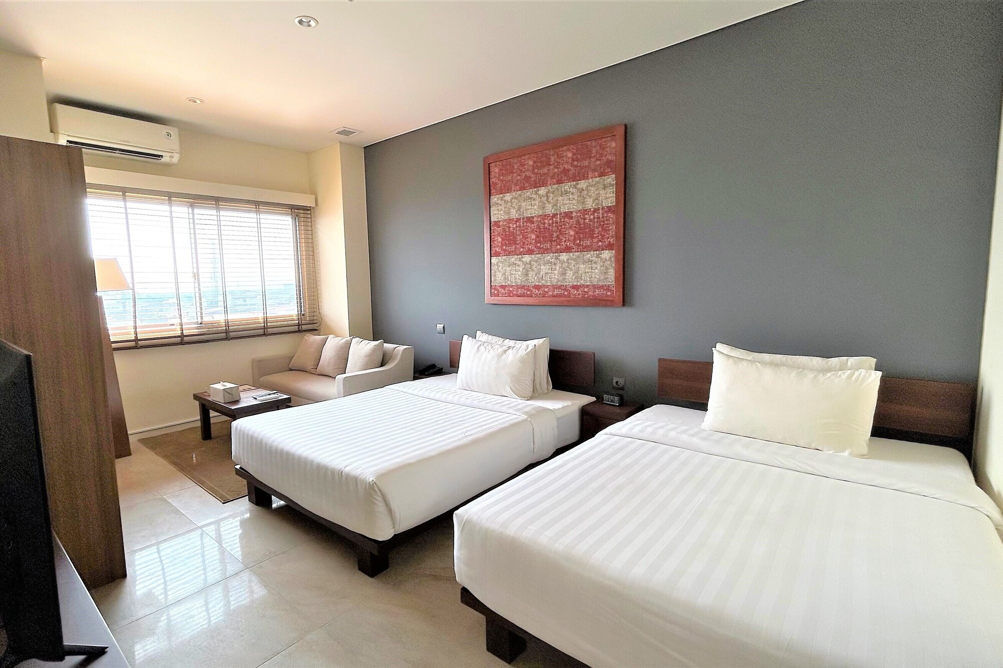 ROOM, TWIN BEDS, SMOKING
