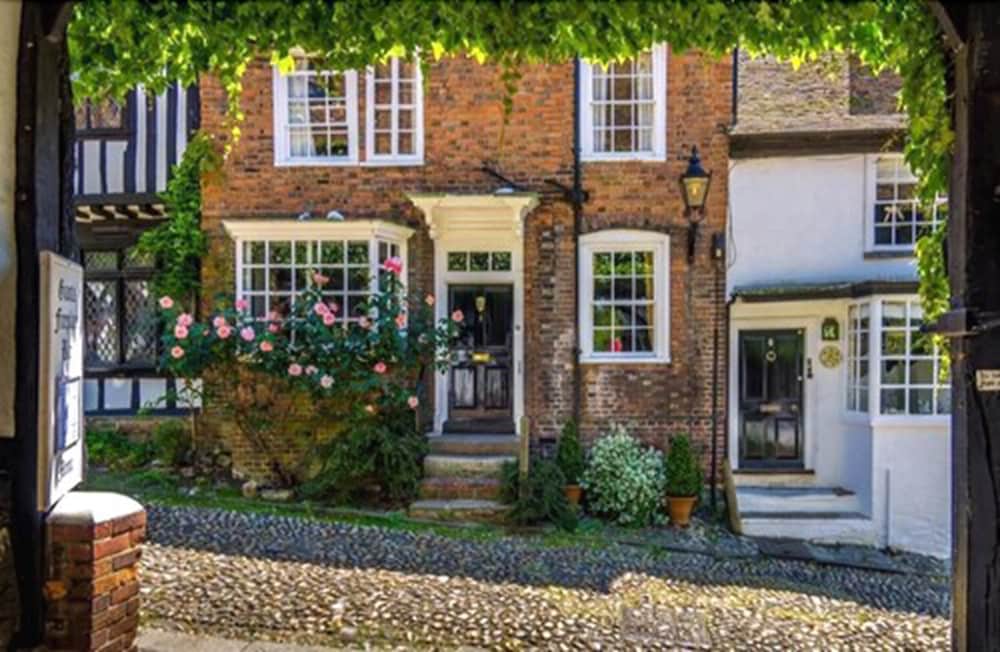 The Mermaid Inn 49/55