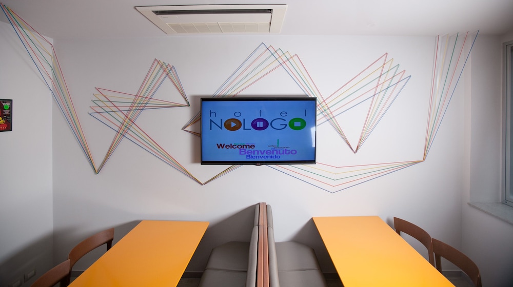 Hotel Nologo 56/72