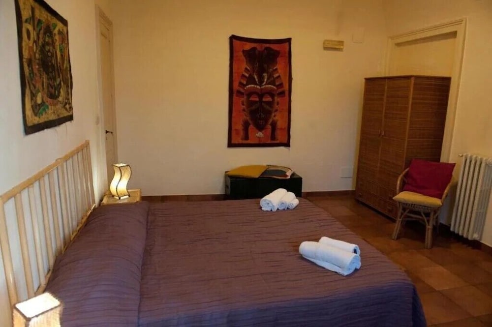 Ivana B&amp;B 8/76