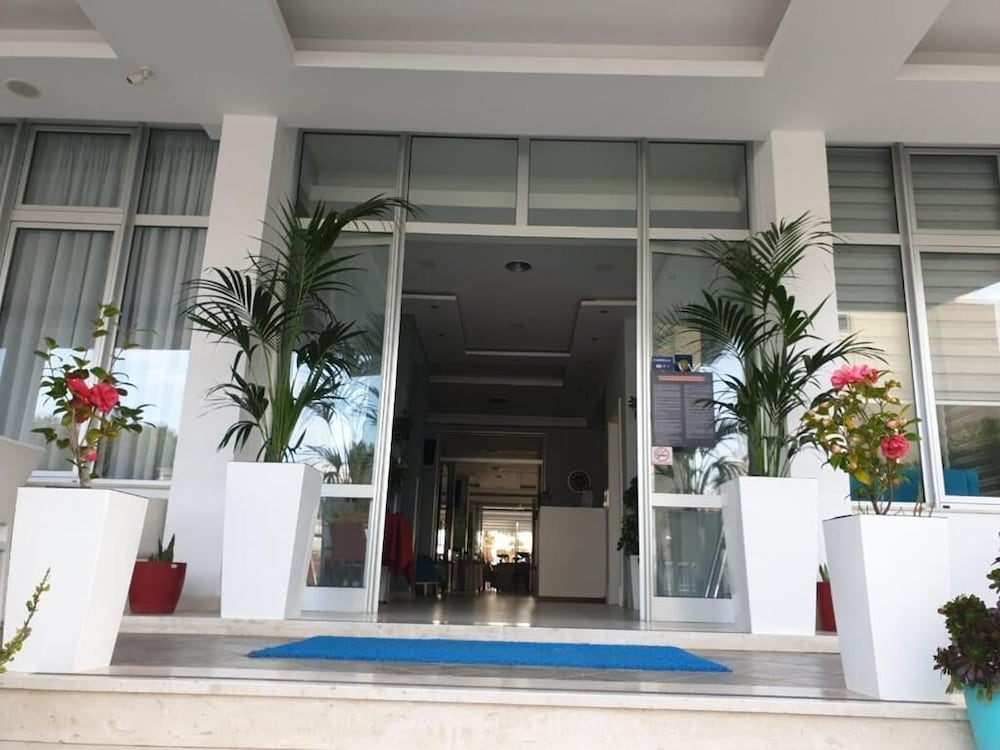 PERANDOR BEACH HOTEL in DURRES