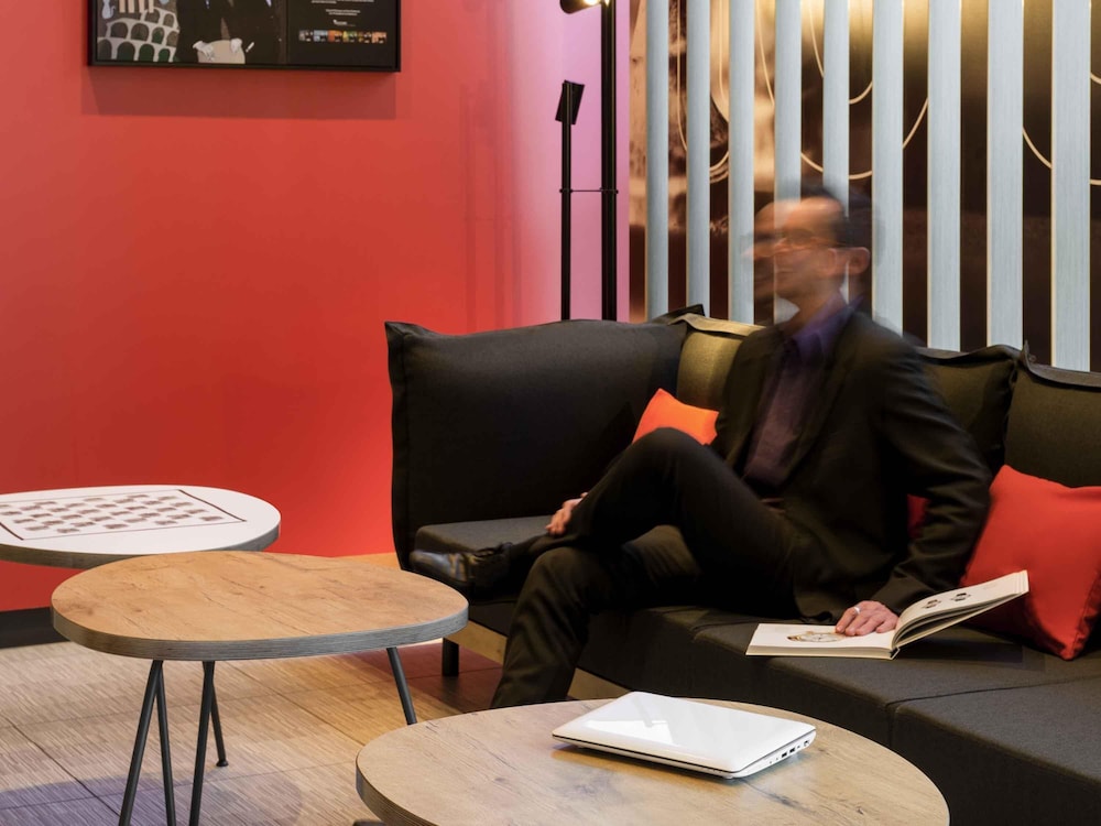 IBIS GENEVE AEROPORT 59/66