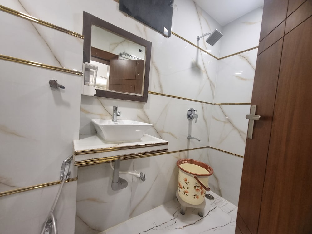 Muskan Hotel 42/48
