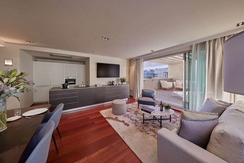 Hyatt Regency Madrid Residences 14/34