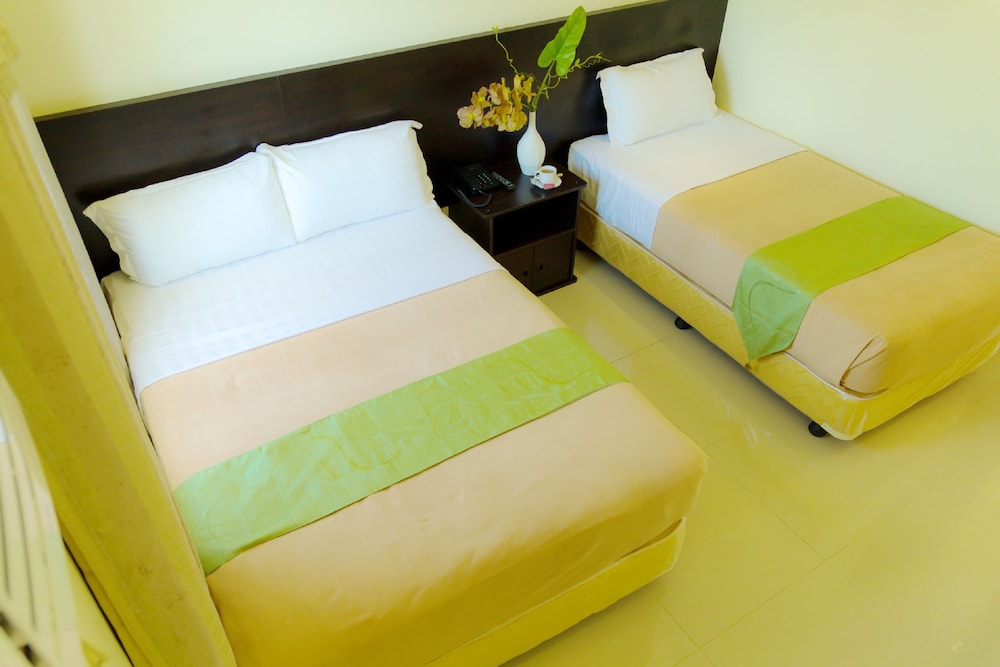 Canberry Hotel 24/49