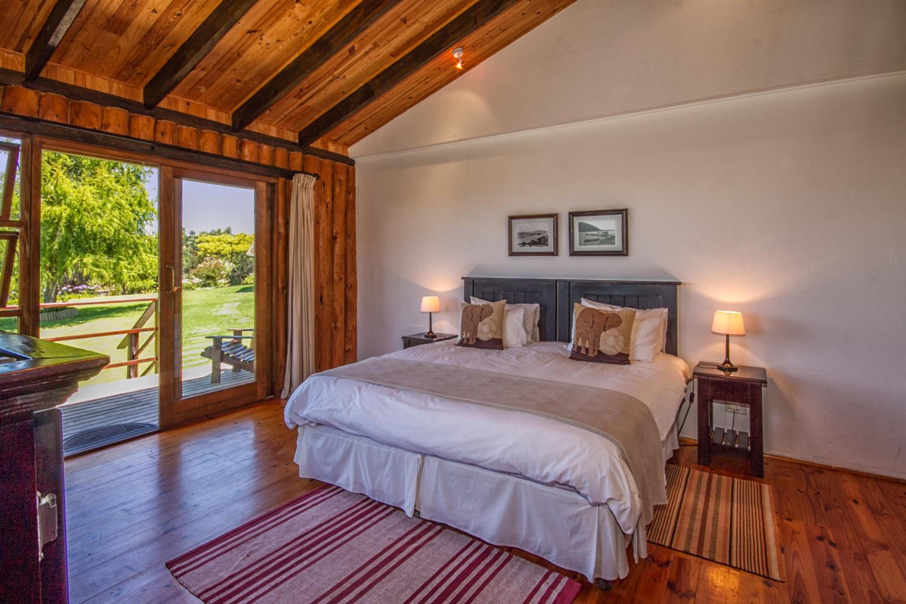 Piesang Valley Lodge 10/31