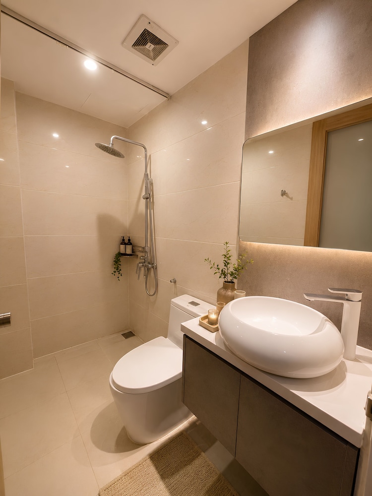 Raon Danang Beach Hotel 66/73