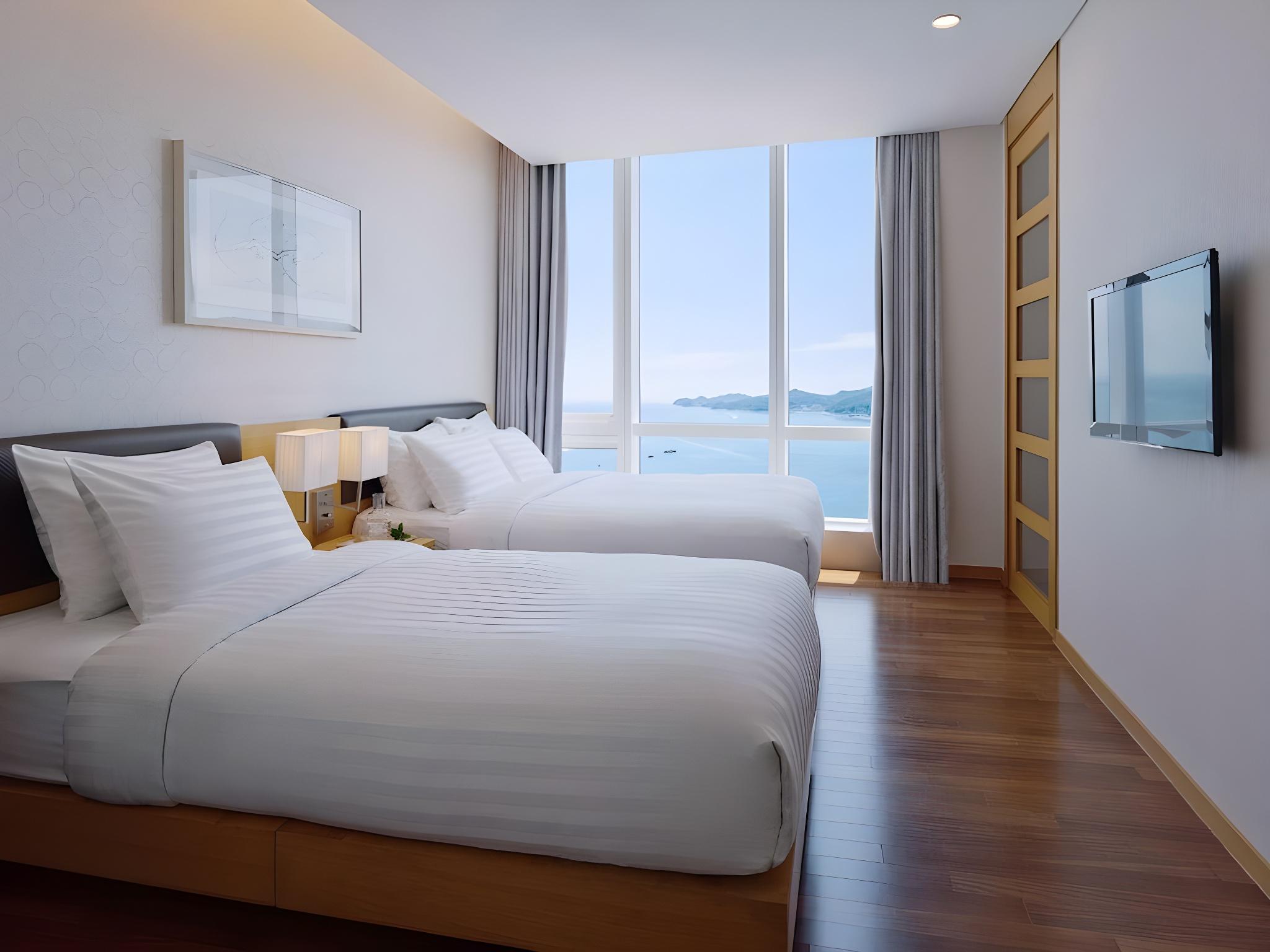 Tower, Family, Suite, Twin Beds, Ocean or Ocean View