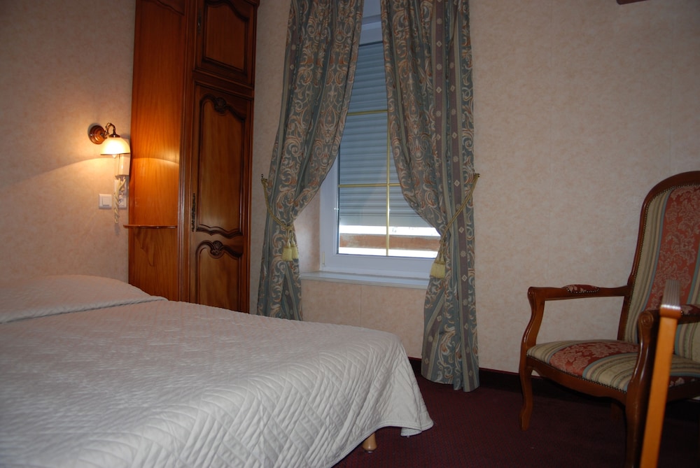 Hotel De France 8/49