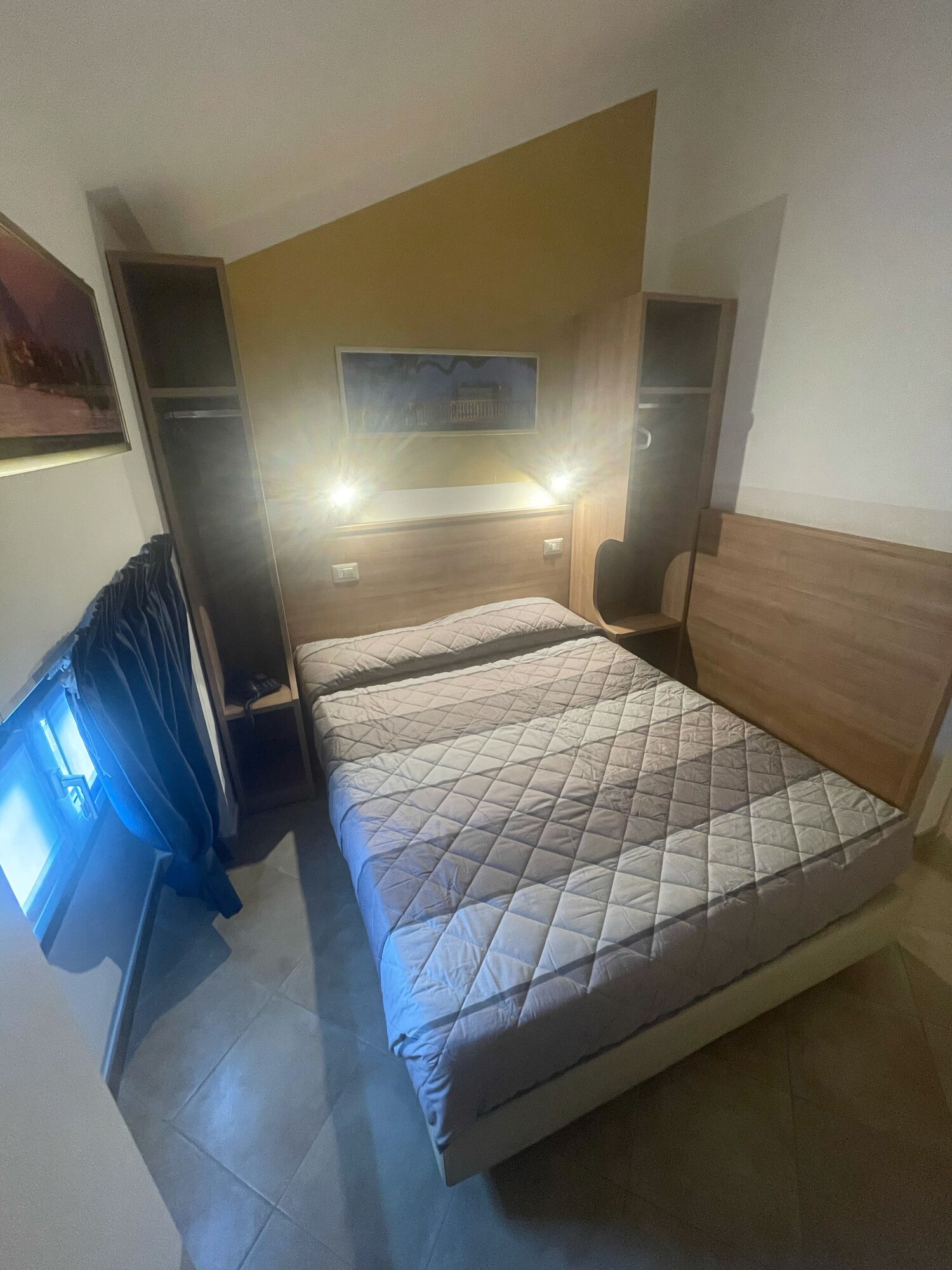 ROOM, SINGLE, DOUBLE BED