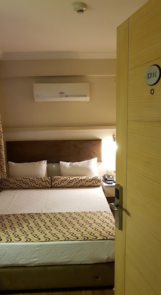 Grand Zeybek Hotel 50/50