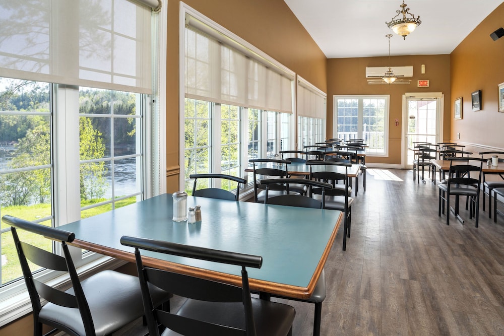 Hotel Marineau Mattawin 22/30