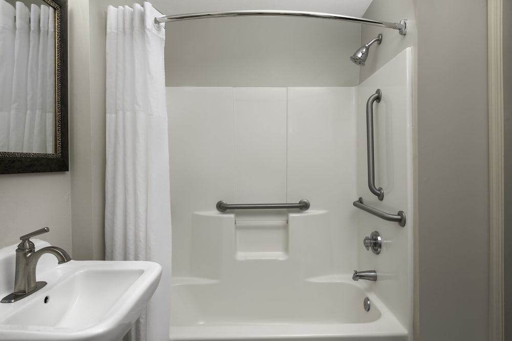 جناح بسرير كينج بغرفة نوم واحدة لذوي الإعاقة، Country Inn & Suites By Radisson Gainesville FL 3/5