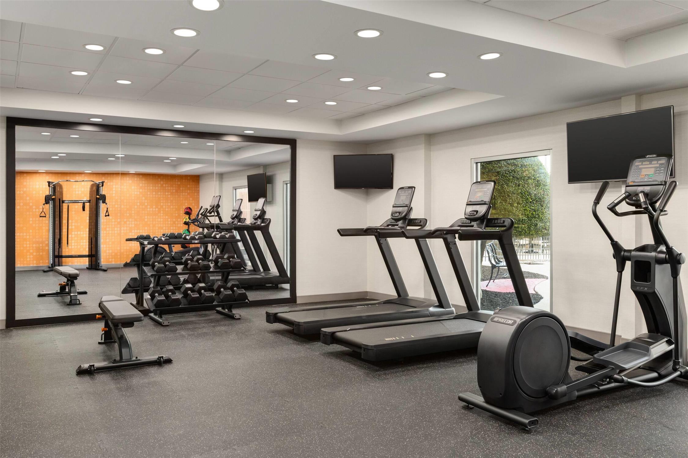La Quinta Inn & Suites by Wyndham Dallas Arlington South 32/66