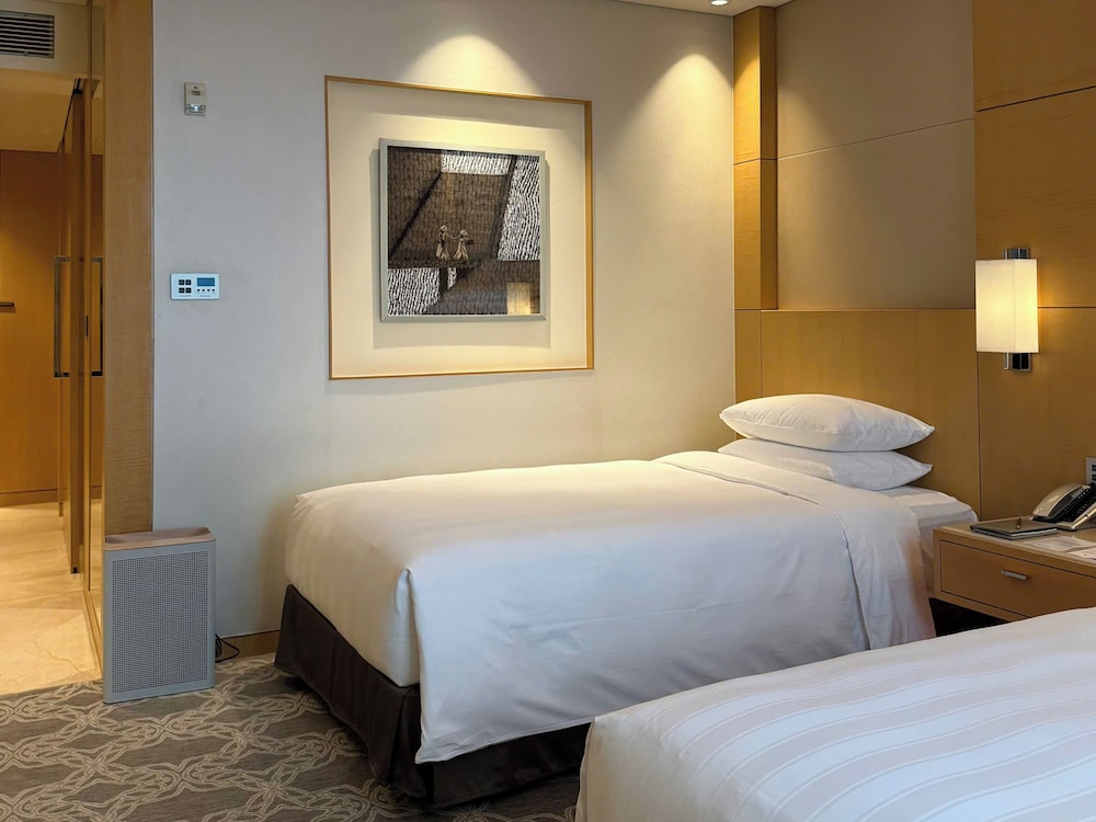 CLUB, DELUXE, TWIN BEDS