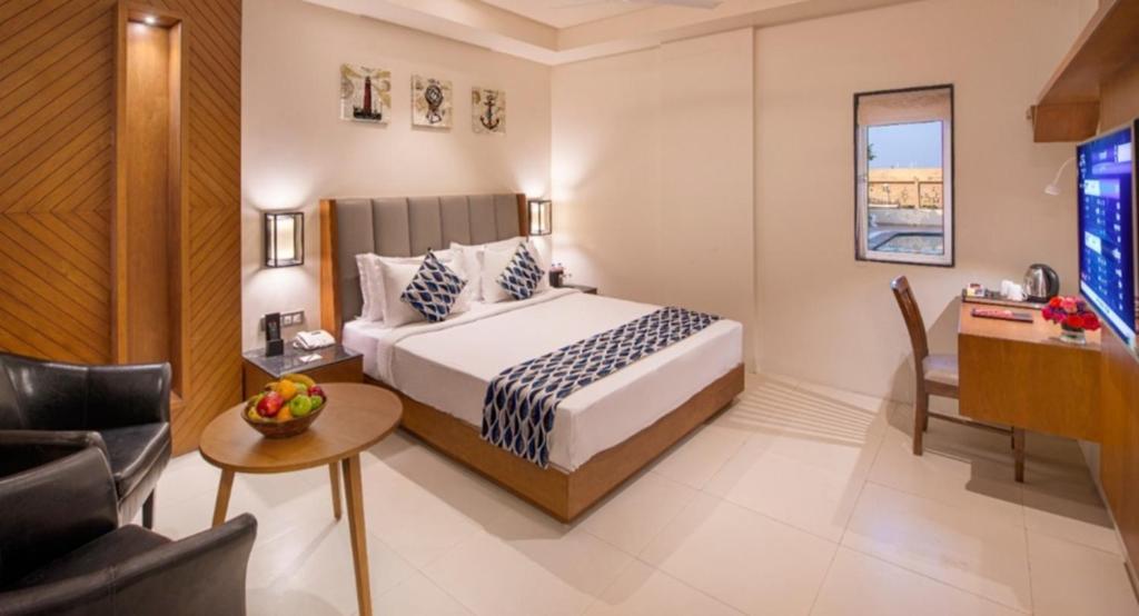 Room at Lords Inn Motikhavdi, JAMNAGAR