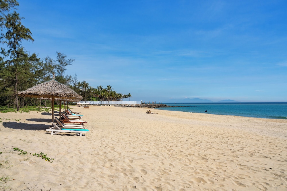 The Blossom Hoi An Ocean Front Hotel & Spa 44/50