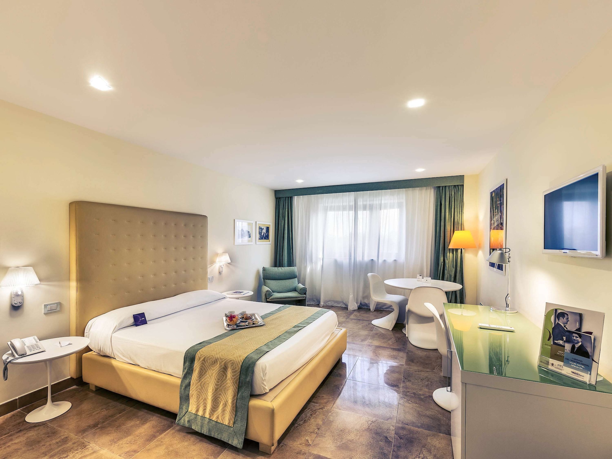 PRIVILEGE, DOUBLE BED