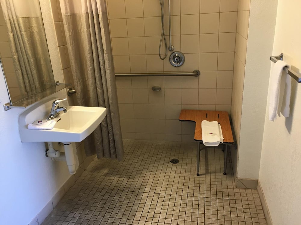 Motel6 Lakeland, FL 42/49