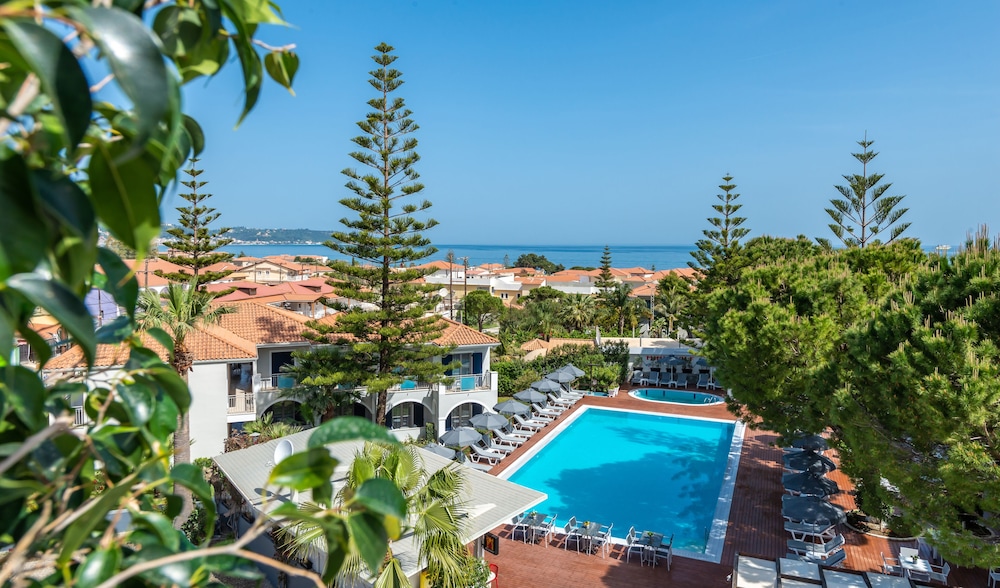 Contessa Hotel 94/105