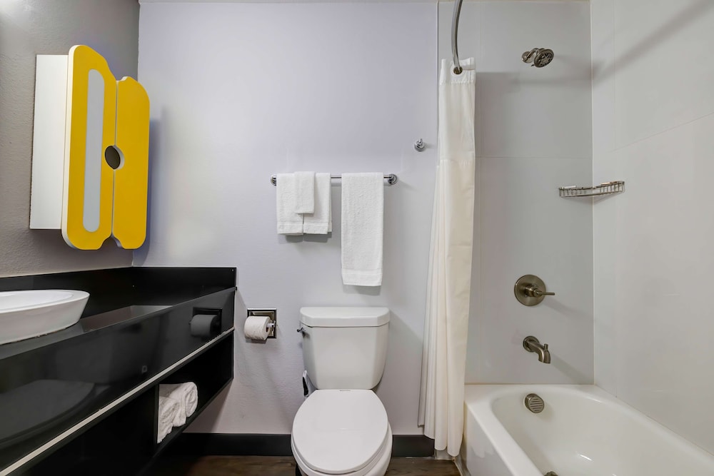 Studio6 Arlington, TX - South - Dallas 41/44