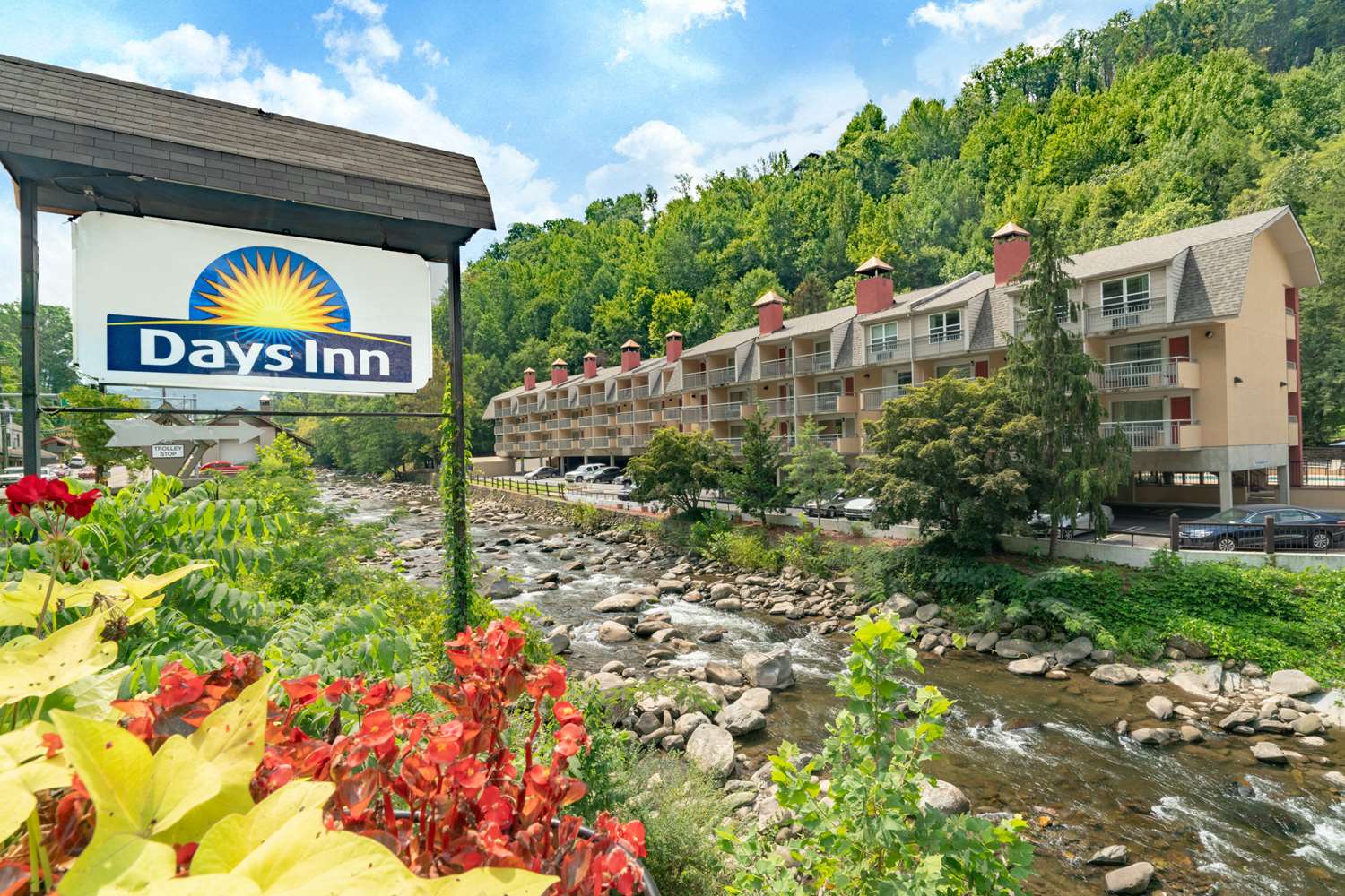 Gatlinburg River Inn 20/27