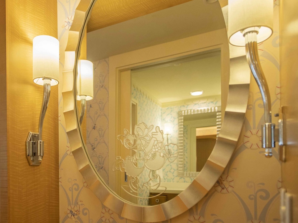 Disney Ambassador Hotel 49/50