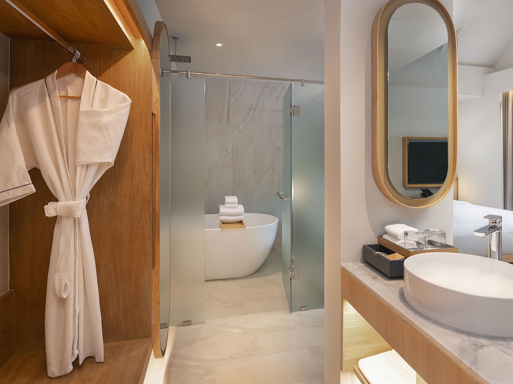 Mercure Rayong Lomtalay Villas and Resort 44/46