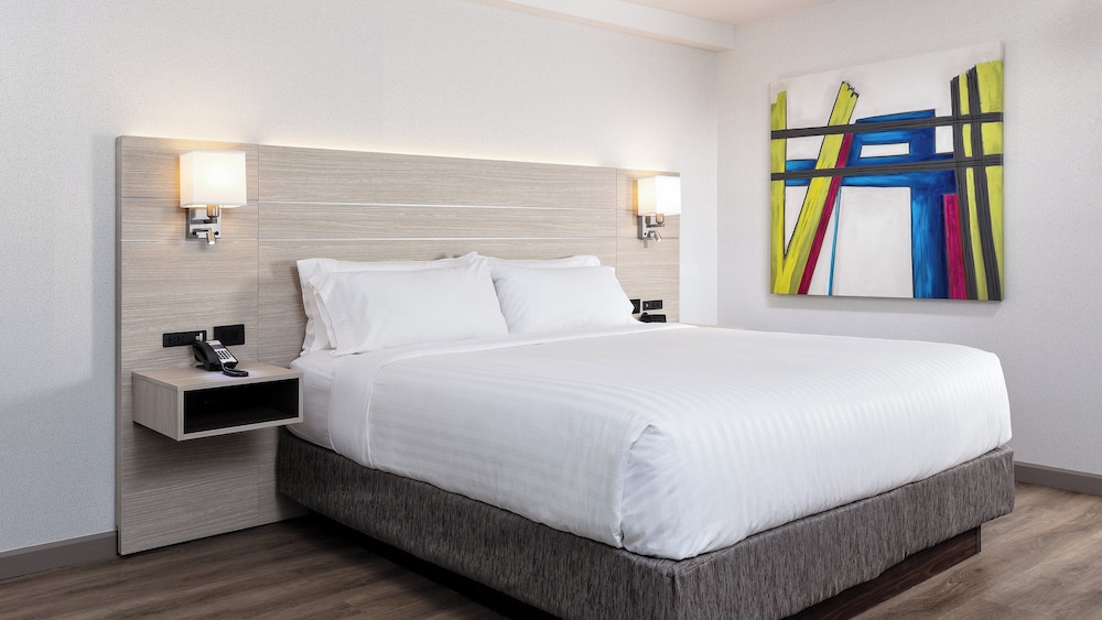 Standard, King Bed, Accessible