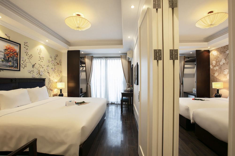 Golden Legend Hotel 11/34