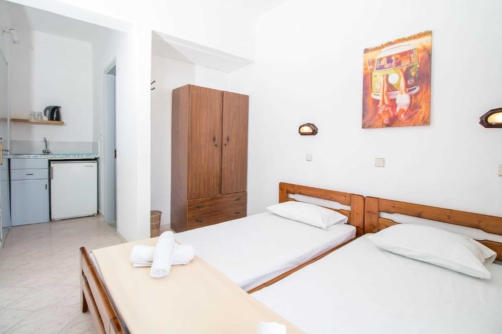 COMFORT, TWIN BEDS