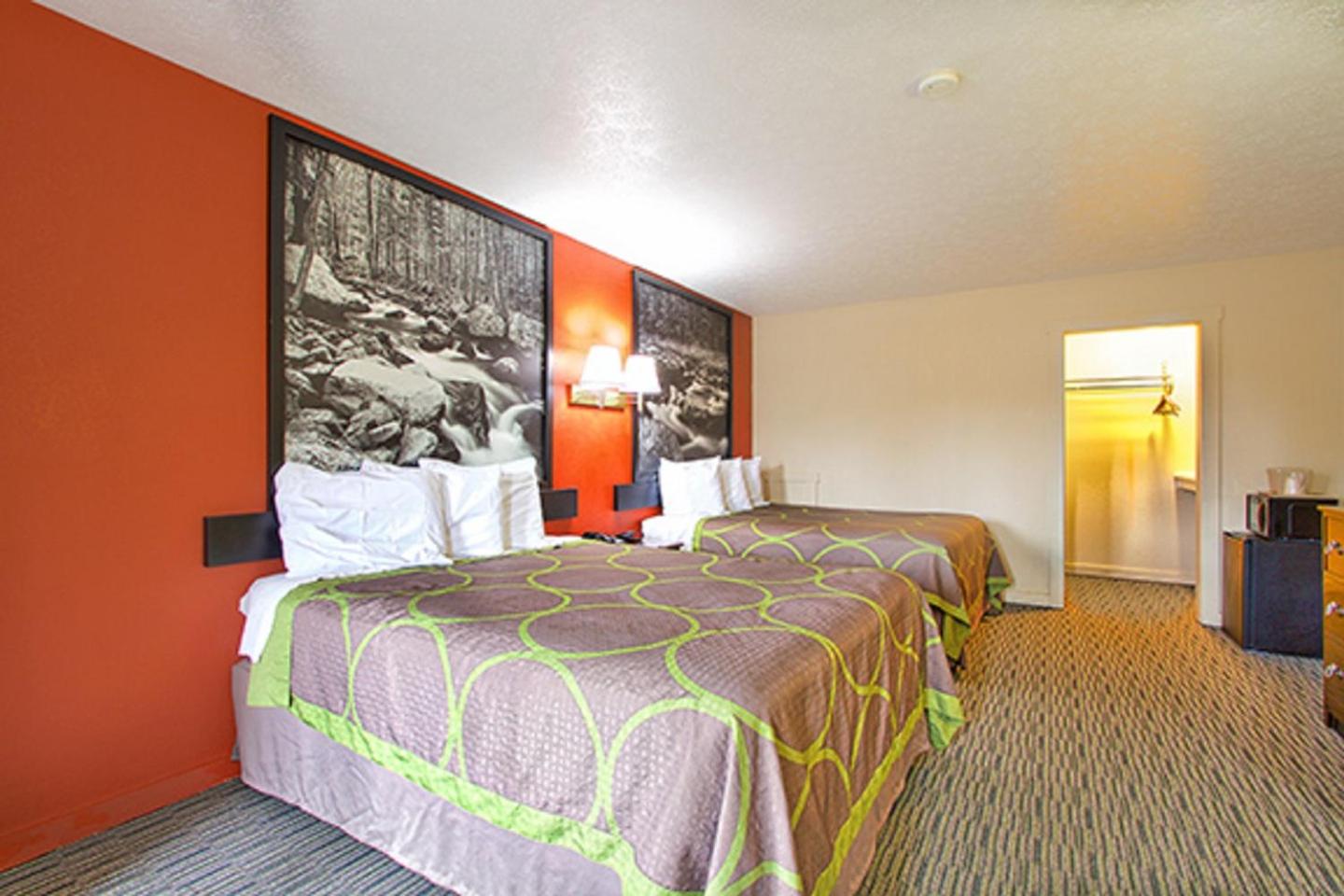 Room, 2 Queen Beds, Smoking